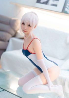 美女18免费